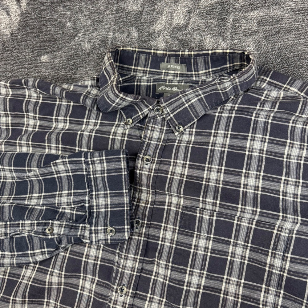 Eddie Bauer Button Down Mens 2XLT Navy Blue Plaid Relaxed Fit Cotton Shirt